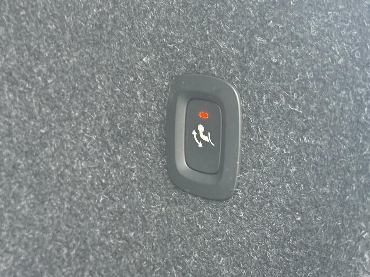 Volvo XC40 2.0 T4 Inscription | Trekhaak | Memory stoel | Schuif/kantel Panoramadak | Camera | Leder | Apple carplay/android auto | Harman/Kardon |