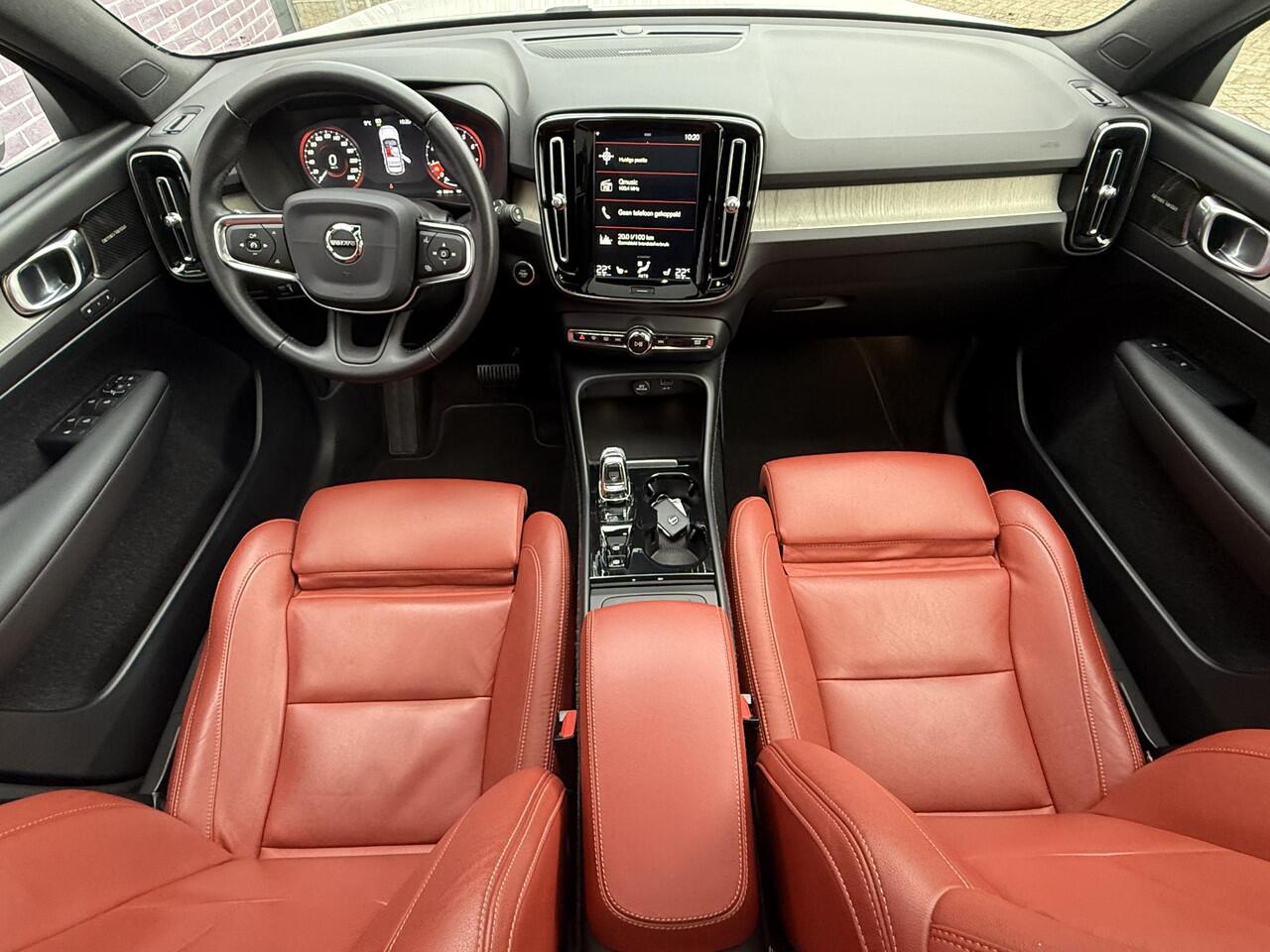 Volvo XC40 2.0 T4 Inscription | Trekhaak | Memory stoel | Schuif/kantel Panoramadak | Camera | Leder | Apple carplay/android auto | Harman/Kardon |