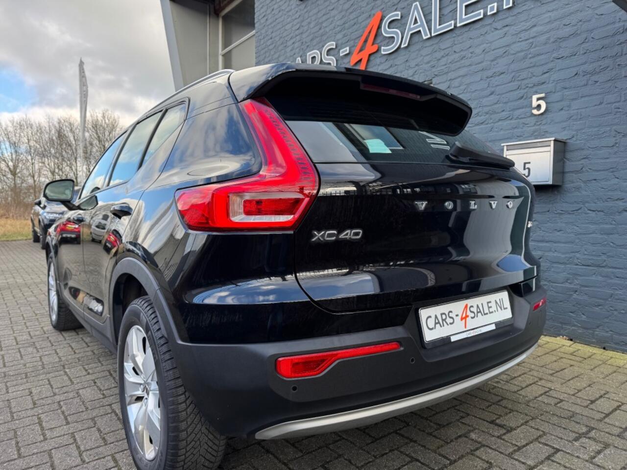 Volvo XC40 1.5 T3 Autom. Momentum + Chroom + Harman Kardon + Led + 18 inch