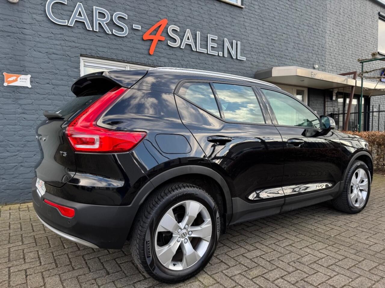 Volvo XC40 1.5 T3 Autom. Momentum + Chroom + Harman Kardon + Led + 18 inch