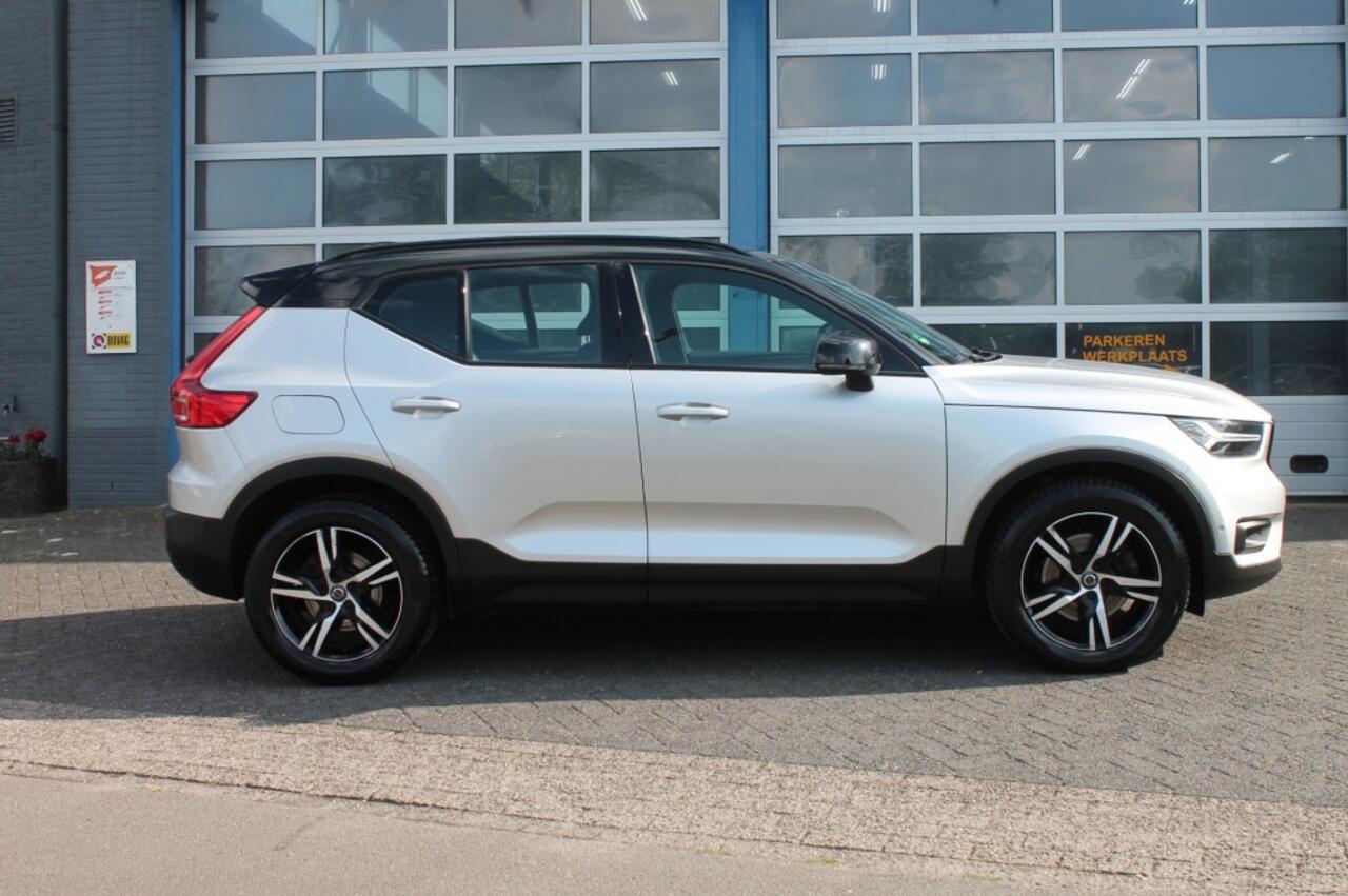 Volvo XC40 2.0 T4 AWD R-DESIGN Trekhaak afneembaar / stoel v en a incl stuurvw.