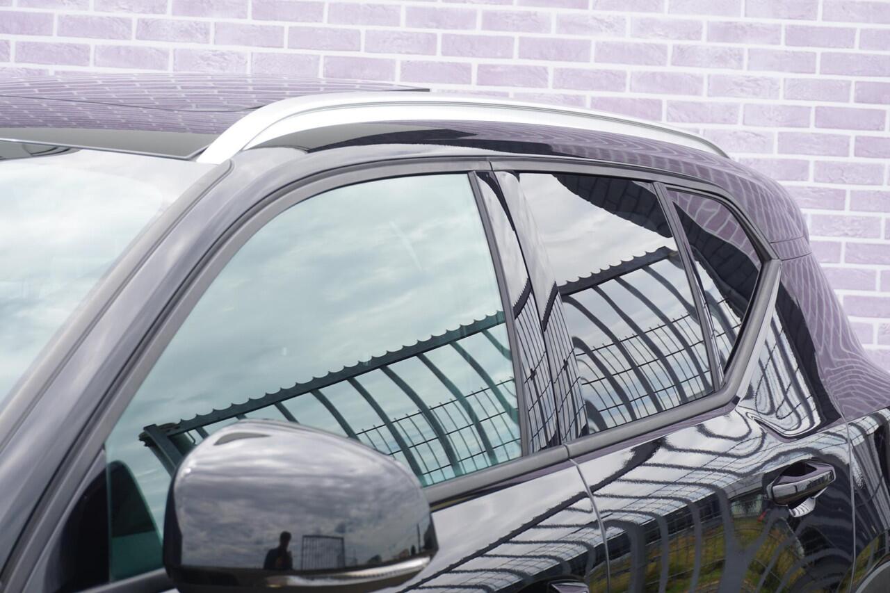 Volvo XC40 1.5 T3 Momentum Pro | Panorama-schuifdak | Camera | Harman & Kardon | LED Koplampen | Zwarte Hemel |