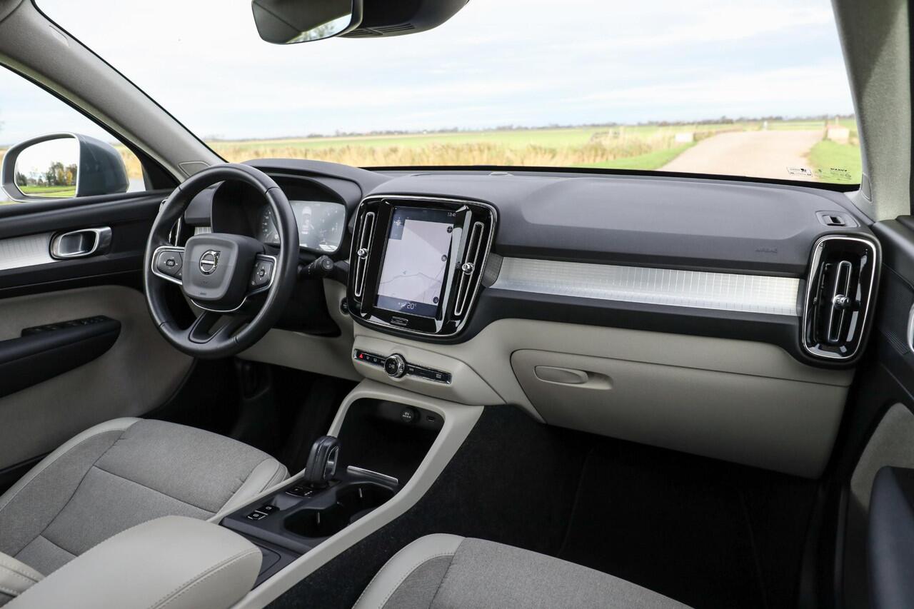 Volvo XC40 2.0 T4 190 pk Aut-8 ? LED ? Camera ? Dodehoek