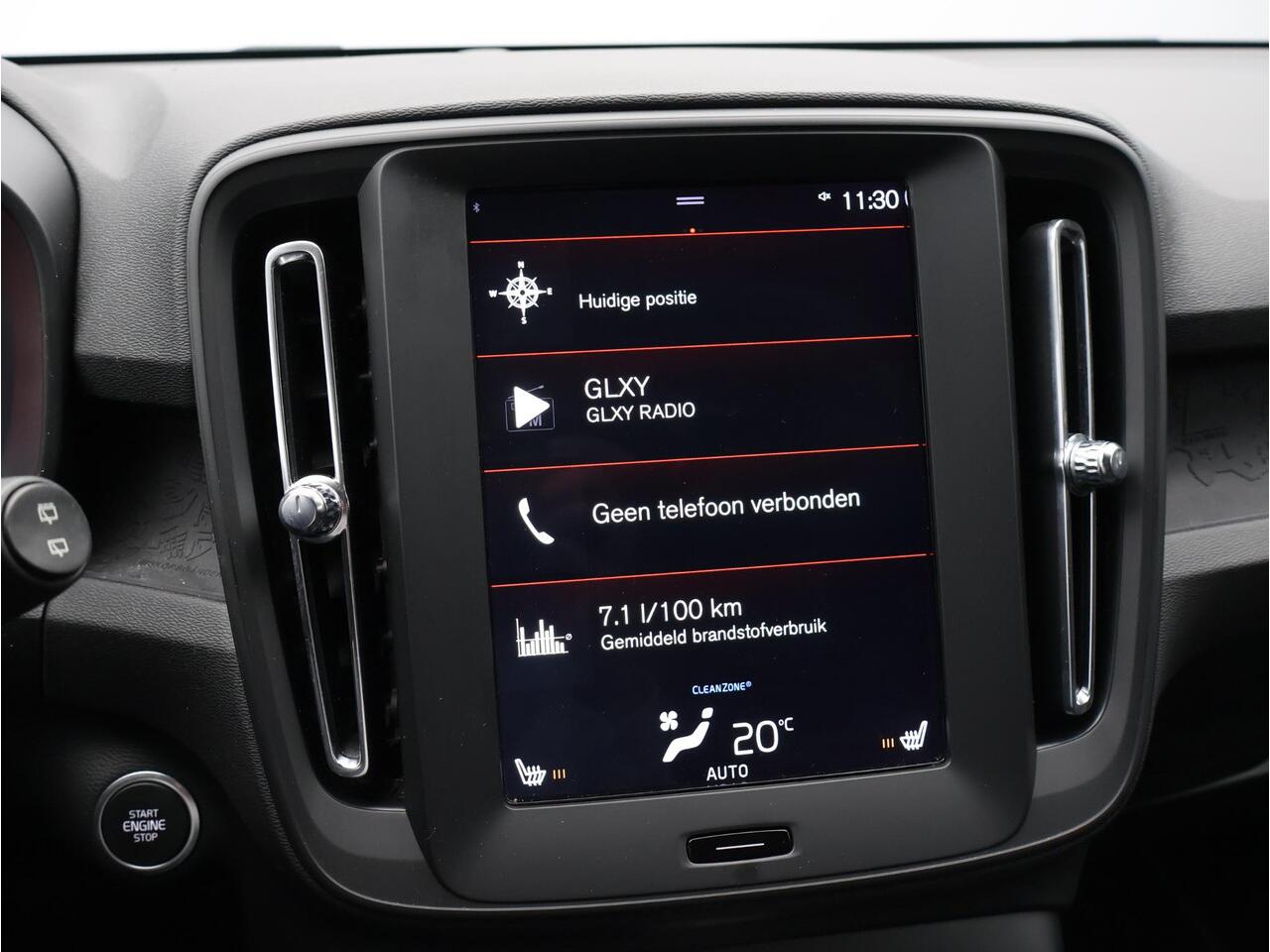 Volvo XC40 T3 Automaat / Trekhaak / Park assist v+a+camera / Stoel+voorruitverwarming