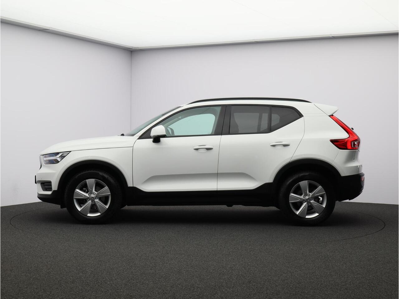 Volvo XC40 T3 Automaat / Trekhaak / Park assist v+a+camera / Stoel+voorruitverwarming