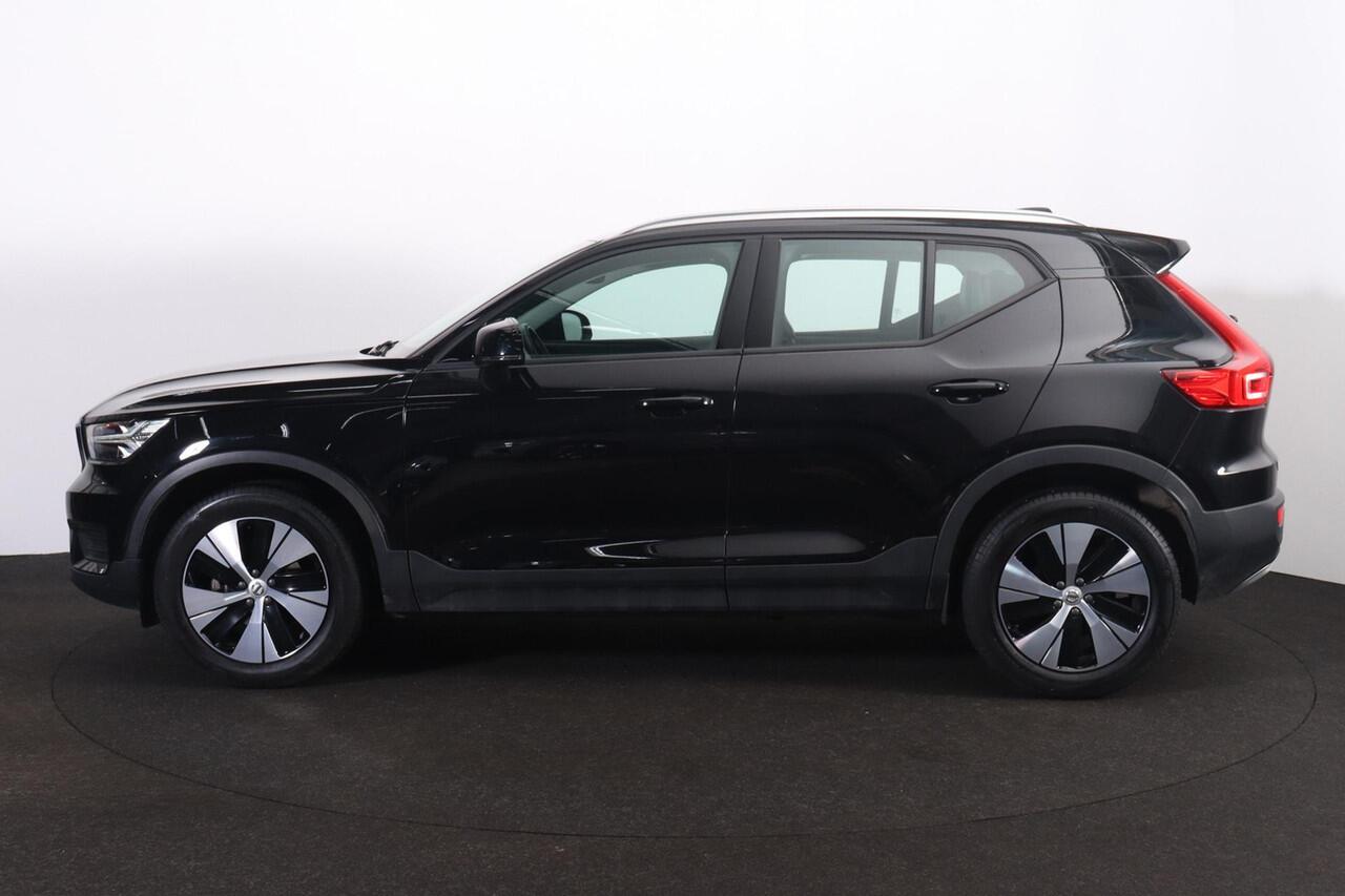 Volvo XC40 T3 Momentum Pro - Sensus Navi - Cruise Control - LED-koplampen - Climate Control - Parkeersensoren achter - Trekhaak semi elektrisch inklapbaar