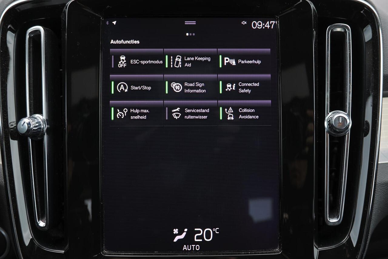 Volvo XC40 T3 Momentum Pro - Sensus Navi - Cruise Control - LED-koplampen - Climate Control - Parkeersensoren achter - Trekhaak semi elektrisch inklapbaar