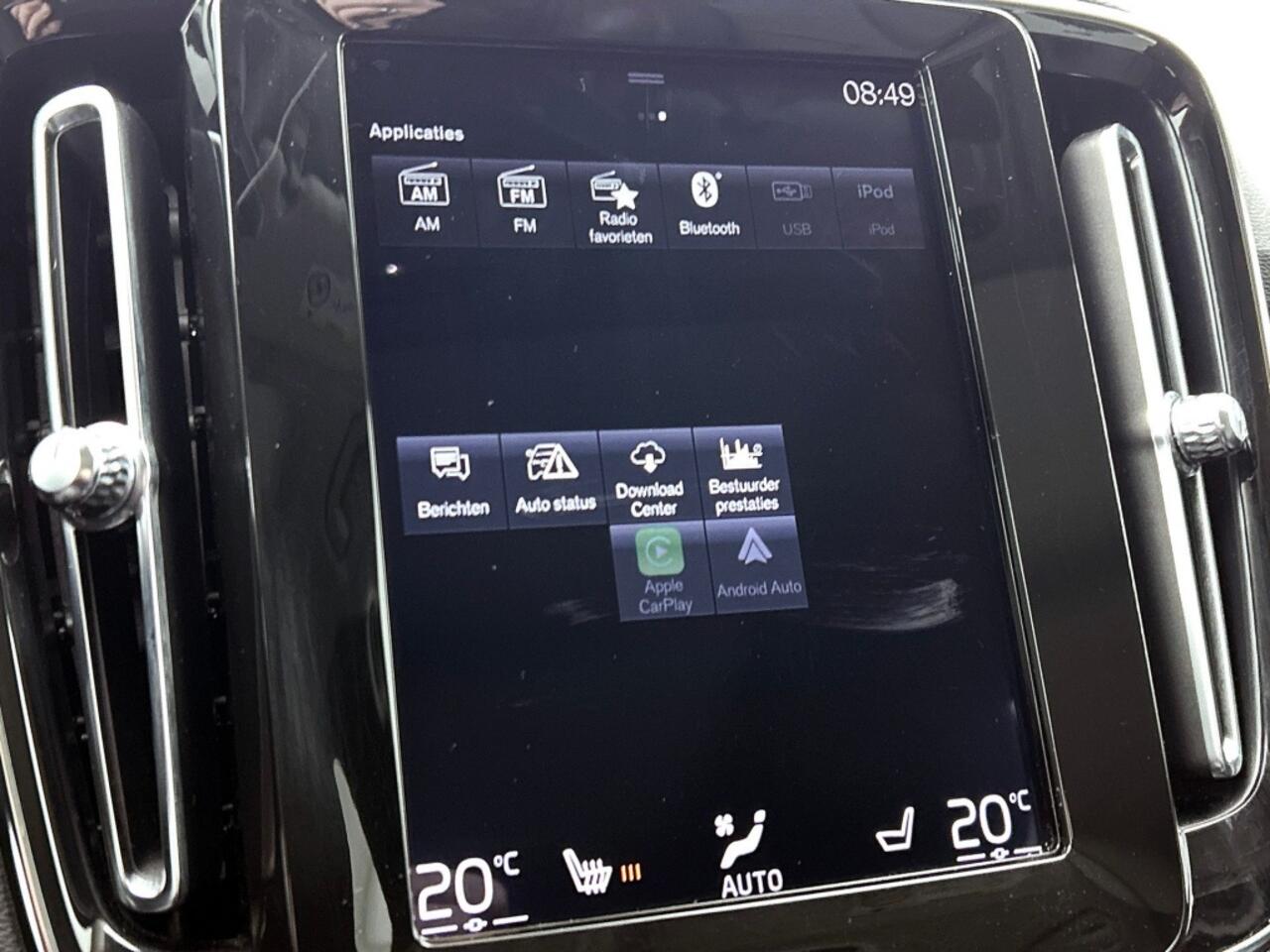 Volvo XC40 1.5 T3 Inscription | Panorama dak | Leder | 18'' Lichtmetaal |