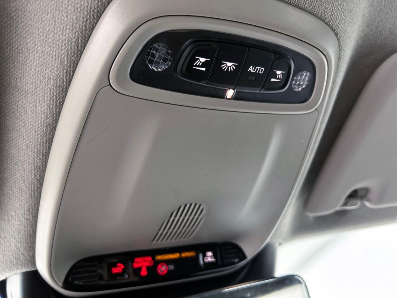 Volvo XC40 T4 Momentum | Stoelverwarming | Camera | Cruise Control |