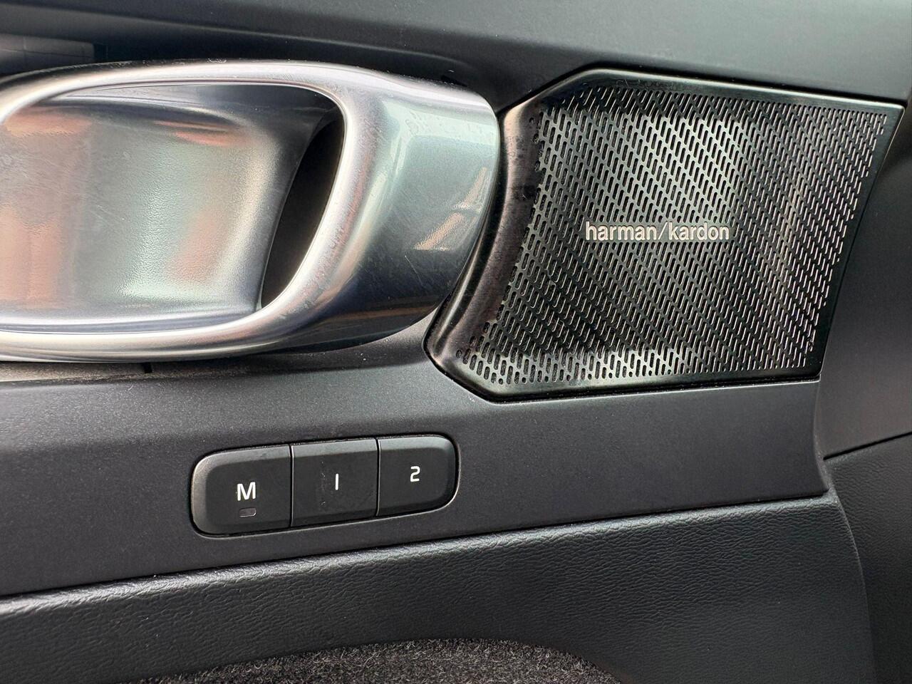 Volvo XC40 T4 Momentum | BLIS | Leder | H&K Audio