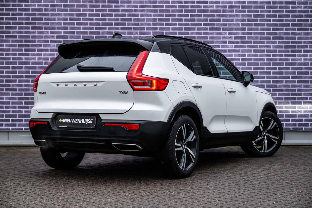 Volvo XC40 2.0 T4 R-Design | Trekhaak | Panoramadak | Adaptieve cruise control | Parkeercamera | Stoelverwarming |