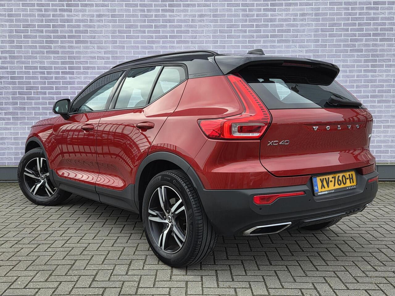 Volvo XC40 T4 R-Design Aut | Cruise Control | Trekhaak 1800 kg | Half Lederen Bekleding | Parkeersensoren V + A | Parkeercamera |