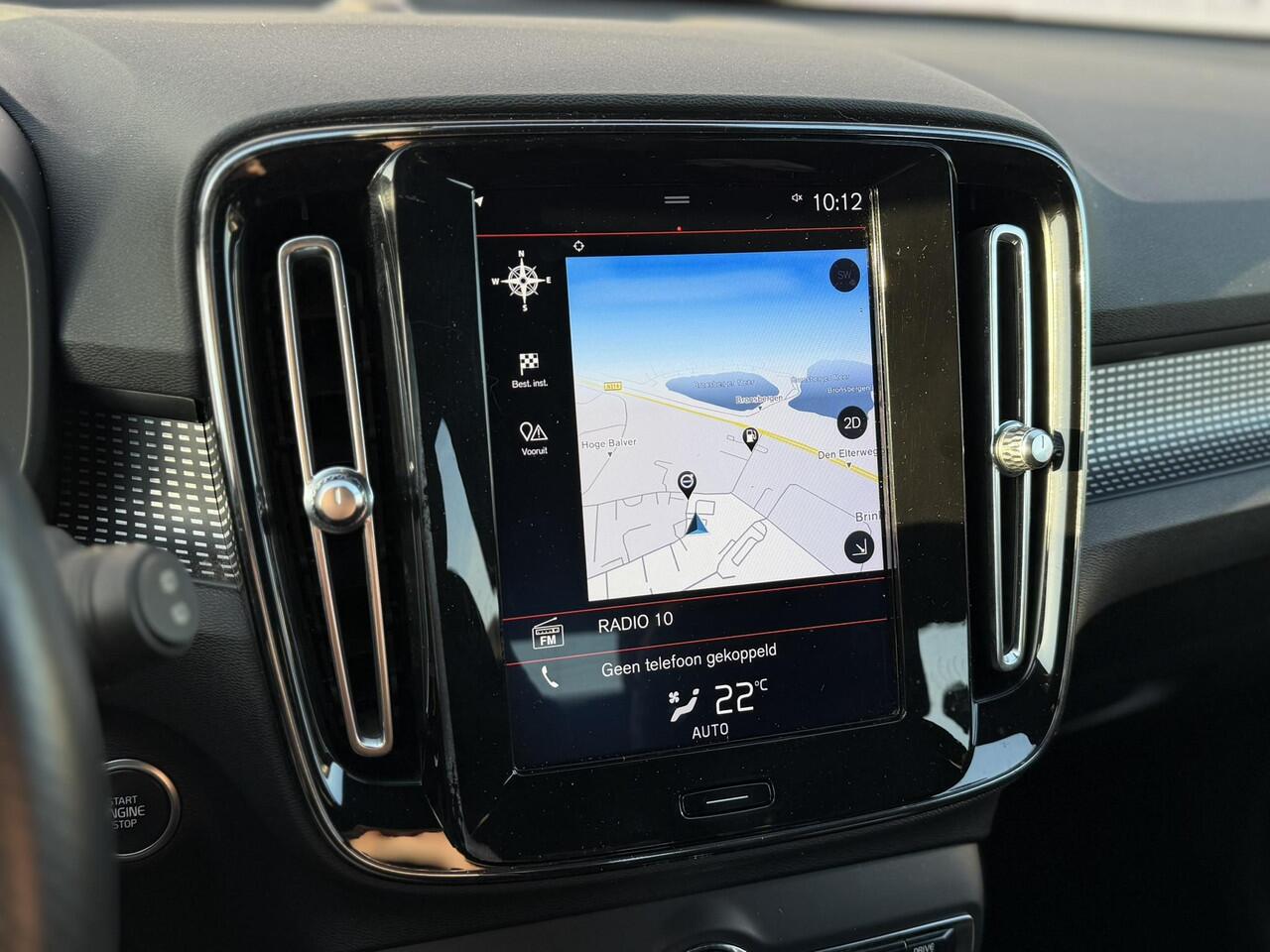 Volvo XC40 T4 R-Design Aut | Cruise Control | Trekhaak 1800 kg | Half Lederen Bekleding | Parkeersensoren V + A | Parkeercamera |