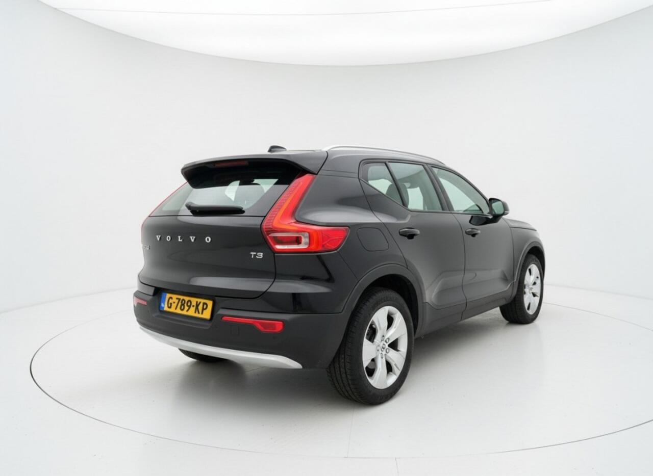 Volvo XC40 1.5 T3 MOMENTUM PRO, LED, Cruise, Camera, AUT