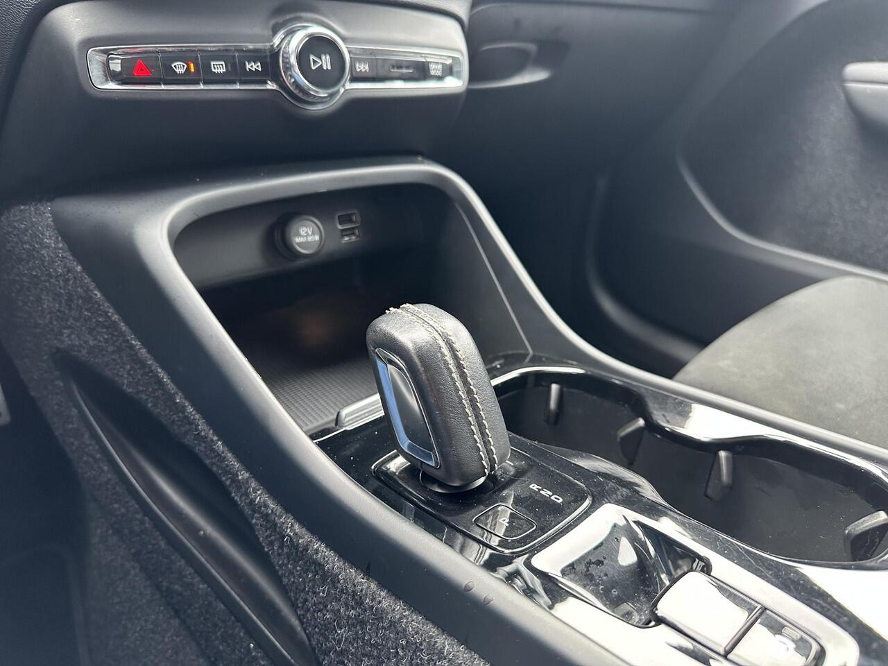 Volvo XC40 1.5 T3 R-Design Pano|Cam|Apple carplay