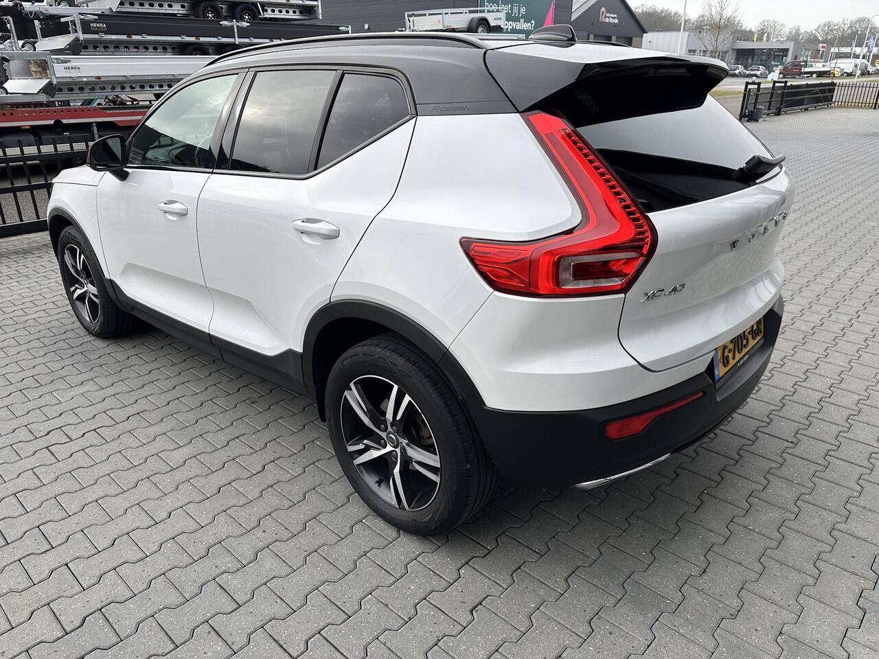 Volvo XC40 1.5 T3 R-Design Pano|Cam|Apple carplay