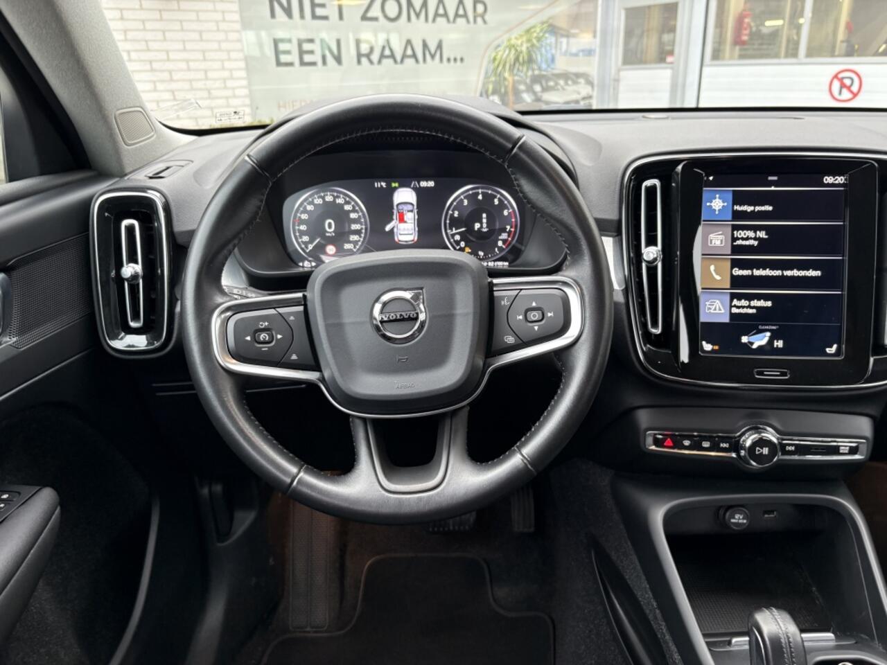 Volvo XC40 2.0 T4 Momentum | Trekhaak | Sensoren V/A | Stoelverw. |
