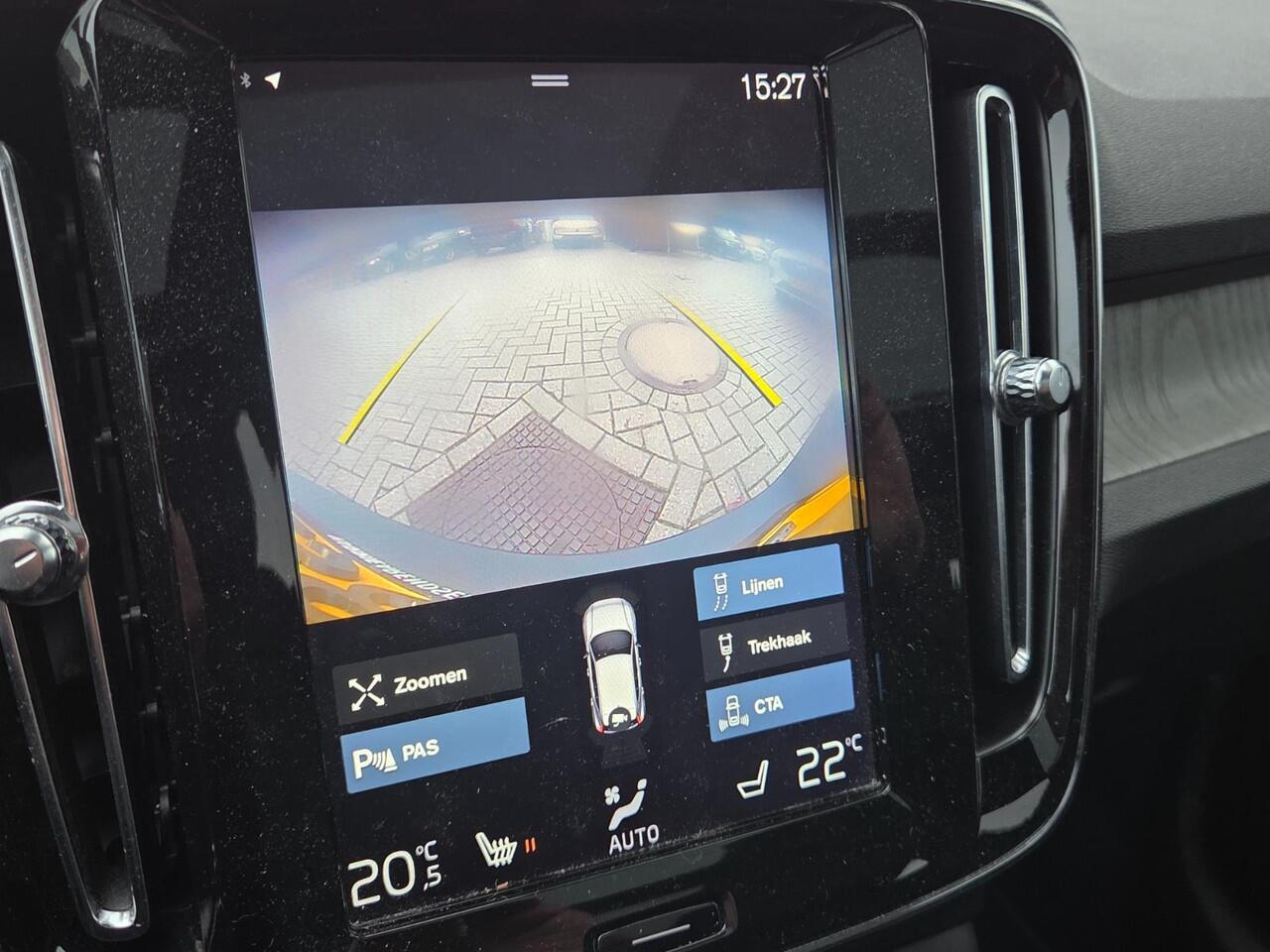 Volvo XC40 2.0 T4 Inscription | Harman Kardon Audio | Schuif-/Kanteldak | Keyless | Stoelverwarming | BLIS | Achteruitrijcamera | Lichtmetalen Velgen 19 inch | Parkeersensoren V+A |