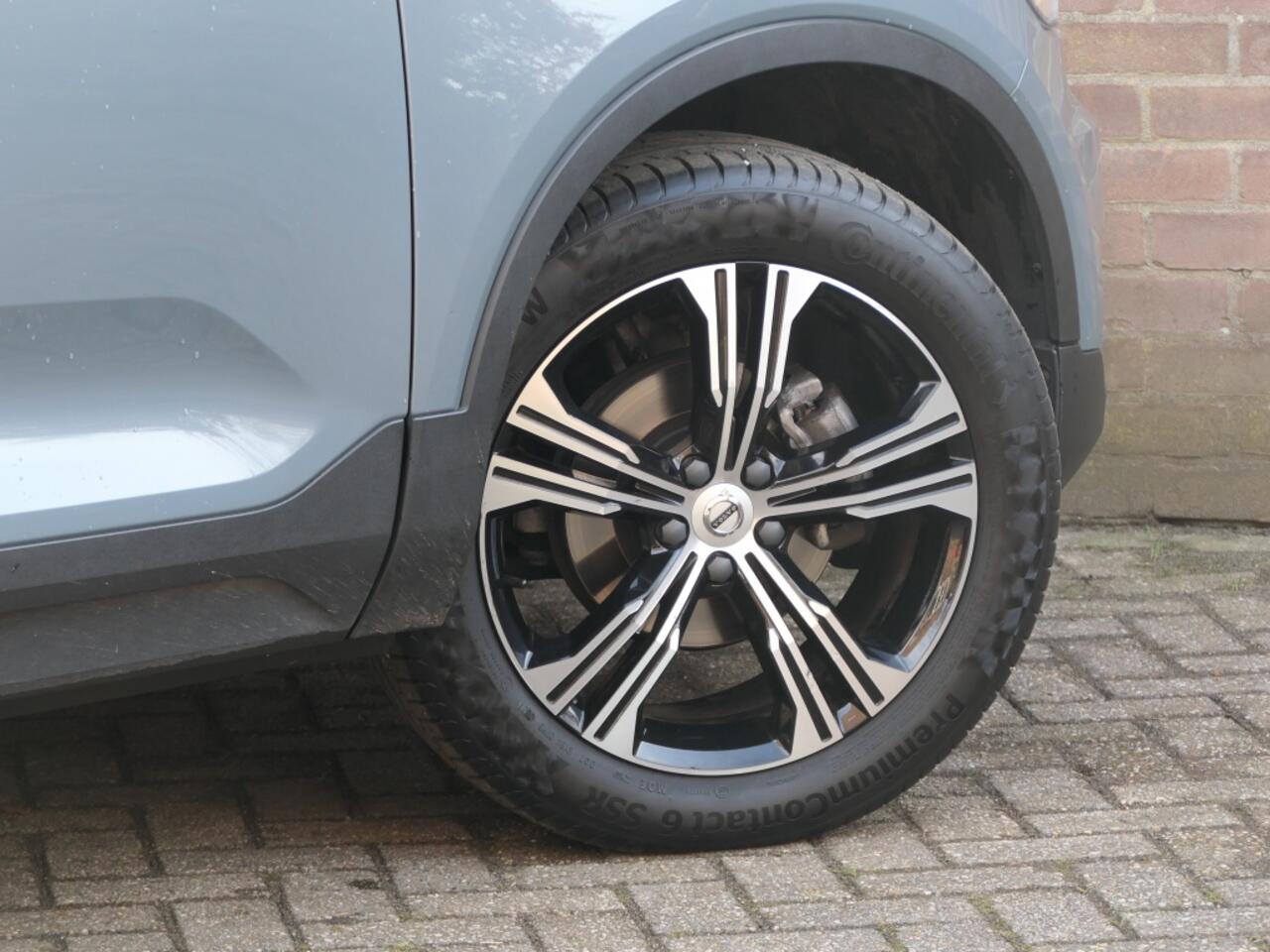 Volvo XC40 1.5 T3 AUT Momentum Pro 12MND garantie / Pilot assist / DAB+ / C