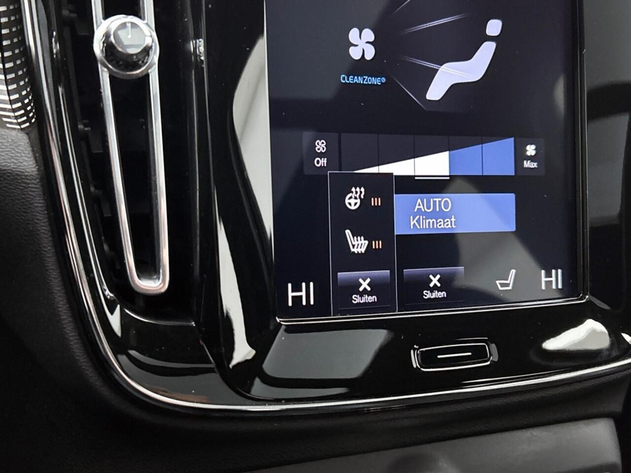 Volvo XC40 2.0 T5 AWD R-Design | Trekhaak | Panoramadak | 360º Camera |