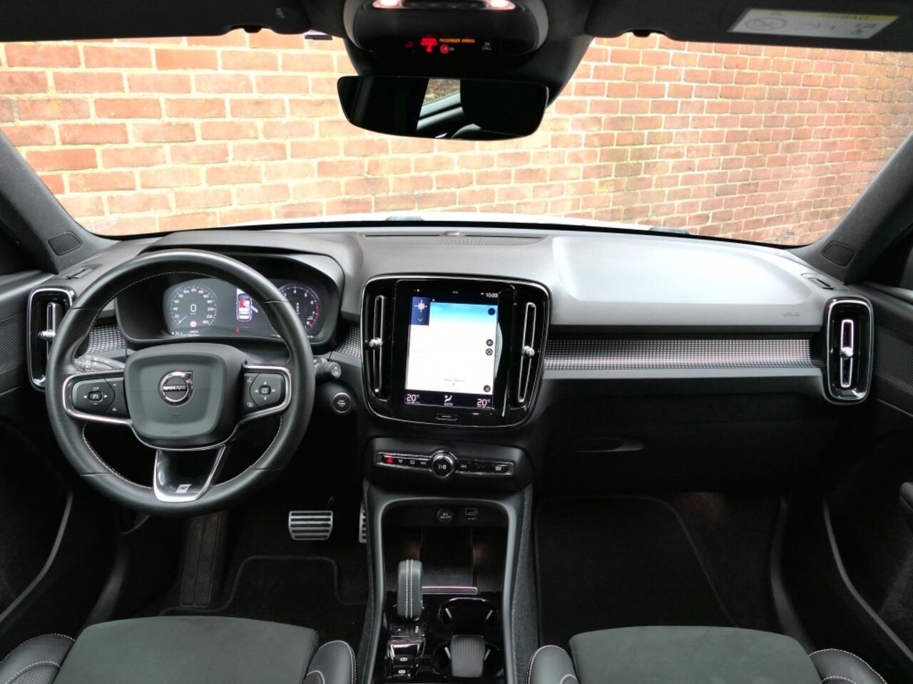 Volvo XC40 1.5 T3 AUT R-Design 12 MND garantie Camera / Apple carplay & And