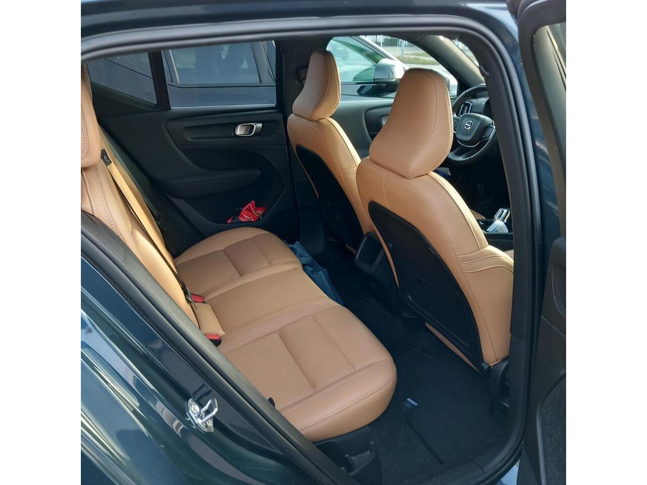 Volvo XC40 2.0 T4 Inscription | Navigatie | Achteruitrijcamera | Lederen Bekleding | Keyless Entry | Elektrische Achterklep | Koplampen Adaptief | Alarm