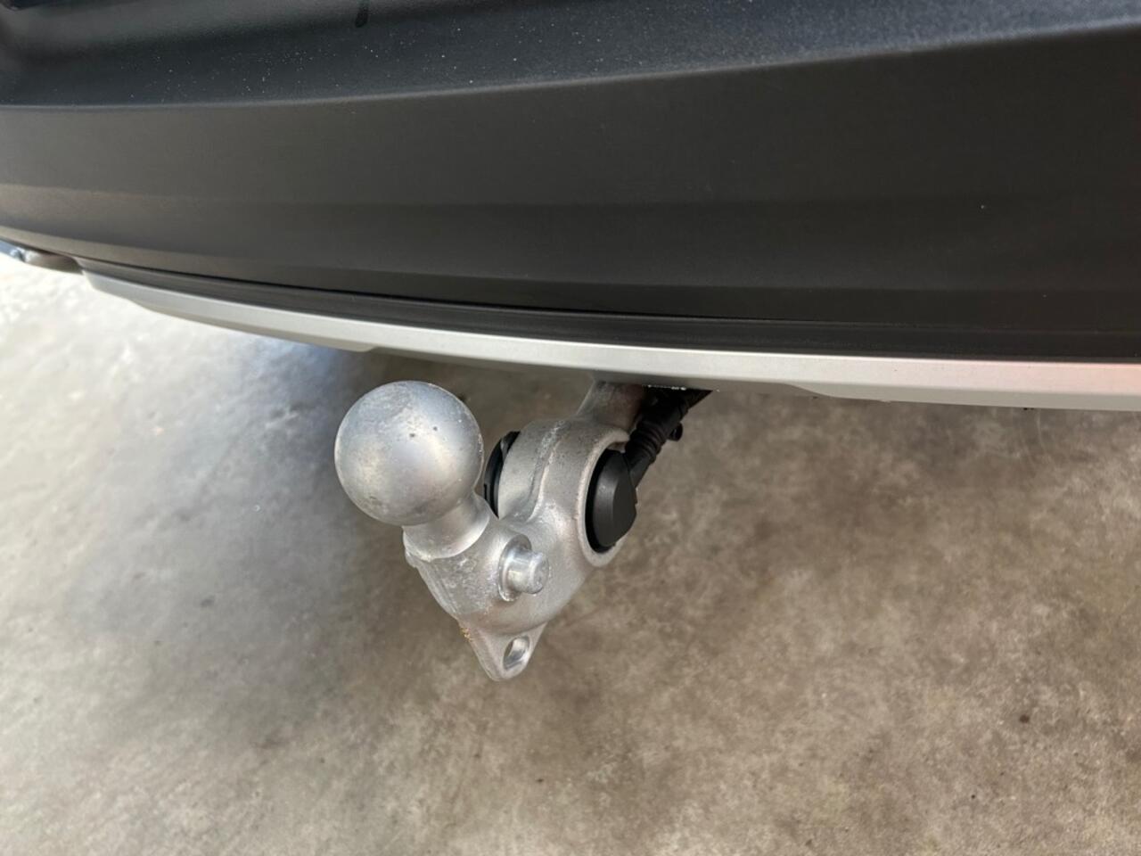 Volvo XC40 1.5 T3 INSCRIPTION / Leder / Trekhaak / Camera / 19inch
