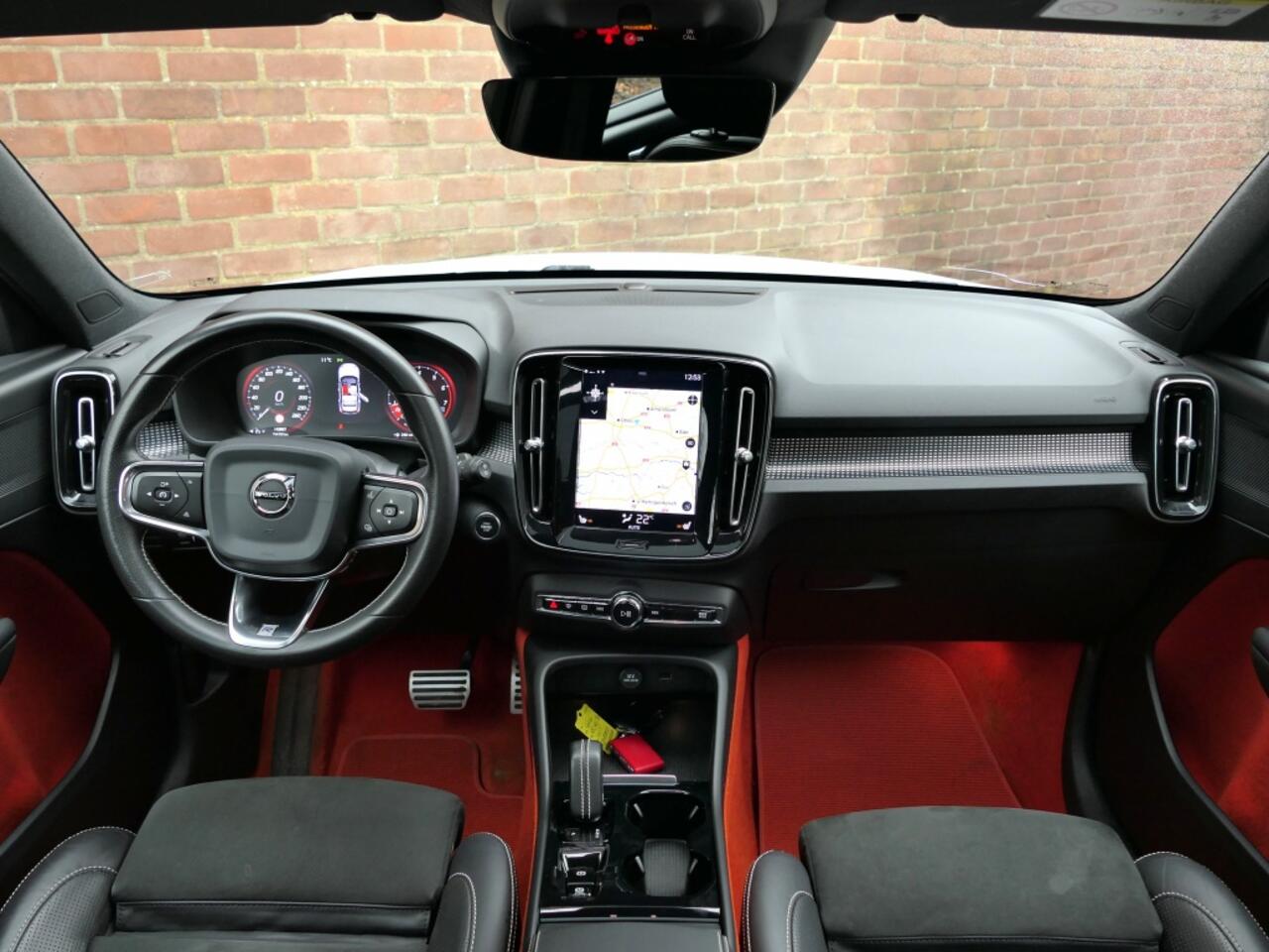 Volvo XC40 2.0 T4 R-Design 12MND garantie Panoramadak / Parkeer camera / st