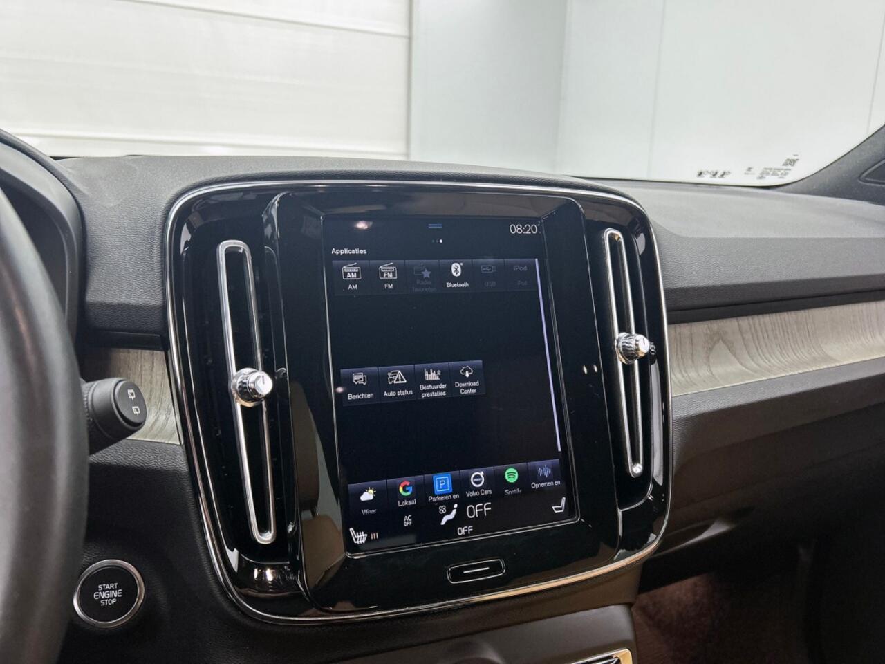 Volvo XC40 1.5 T3 Inscription | Trekhaak | Lederen bekleding | Camera |