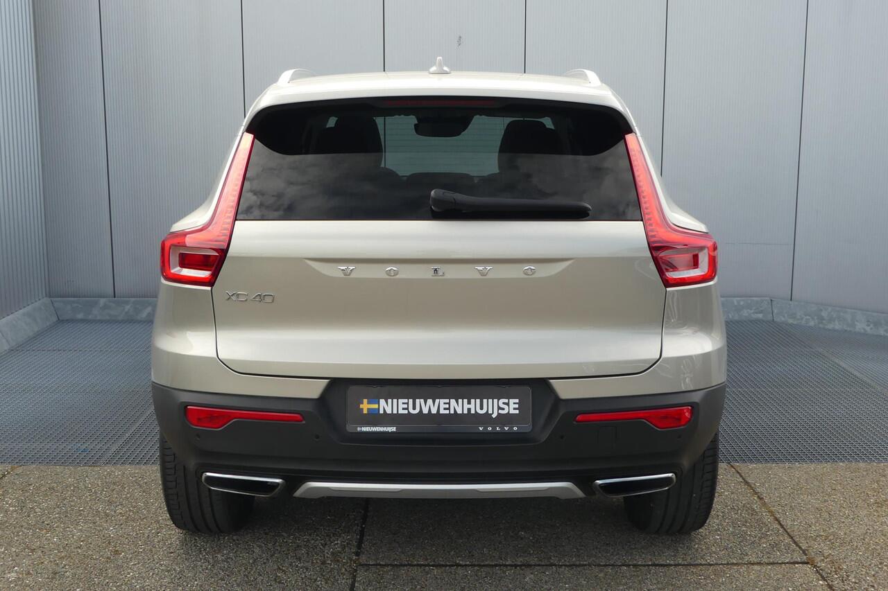Volvo XC40 2.0 T4 AWD Inscription | Trekhaak | Harman Kardon Audio | Four-C adaptief onderstel | Panoramadak | Elektrisch Verstelbare Voorstoelen | Achteruitrijcamera | Keyless Entry | Elektrische Achterklep | LED Koplampen Adaptief | Navigatie | BLIS | Cruise Contr