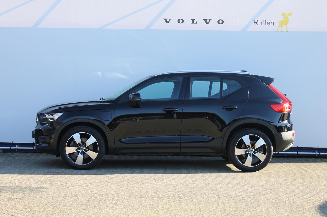 Volvo XC40 T5 262PK Automaat Recharge Momentum Pro / Navigatie / Zittingverlengers voor / Cross Traffic Alert / ECC / Cruise Control / 19" lichtmetalen velgen