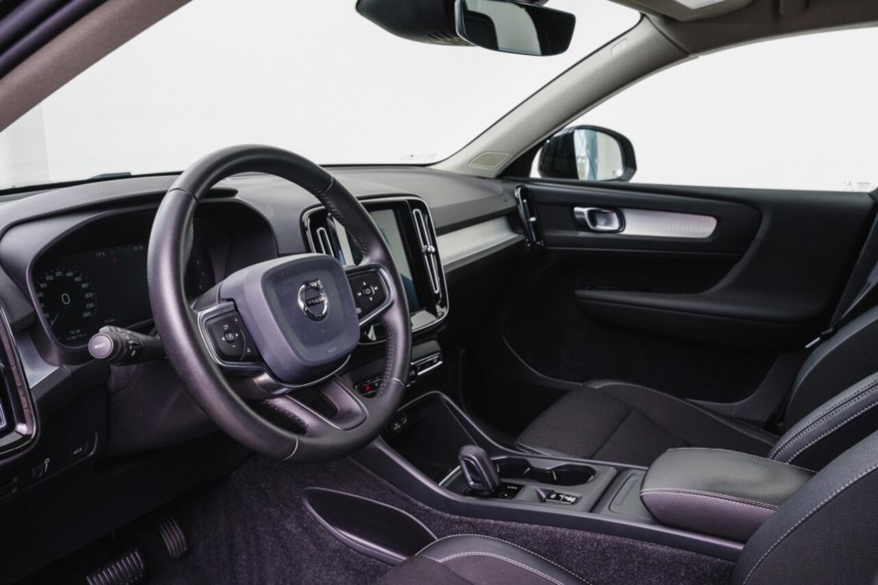 Volvo XC40 T3 Geartronic Momentum Pro, Park Assist Line