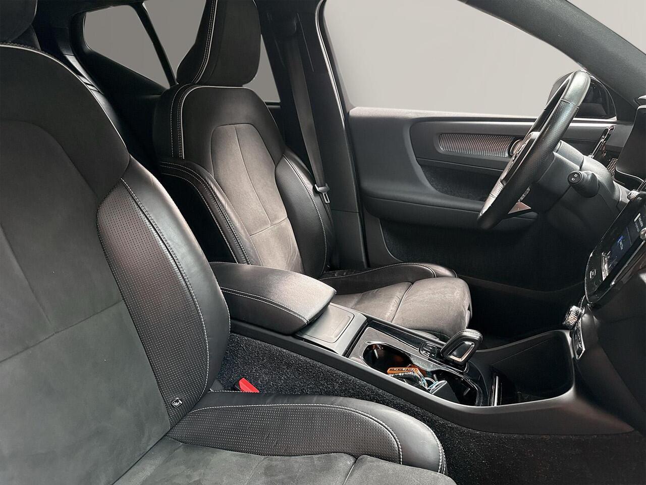 Volvo XC40 Recharge P8 AWD R-Design Trekhaak/stoelverwarming/rijklaar