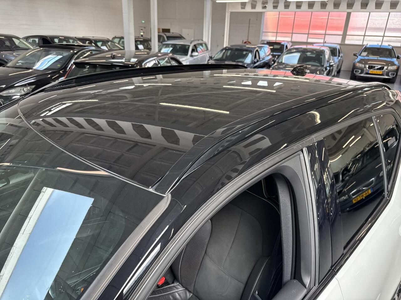 Volvo XC40 Recharge P8 AWD R-Design Trekhaak/stoelverwarming/rijklaar