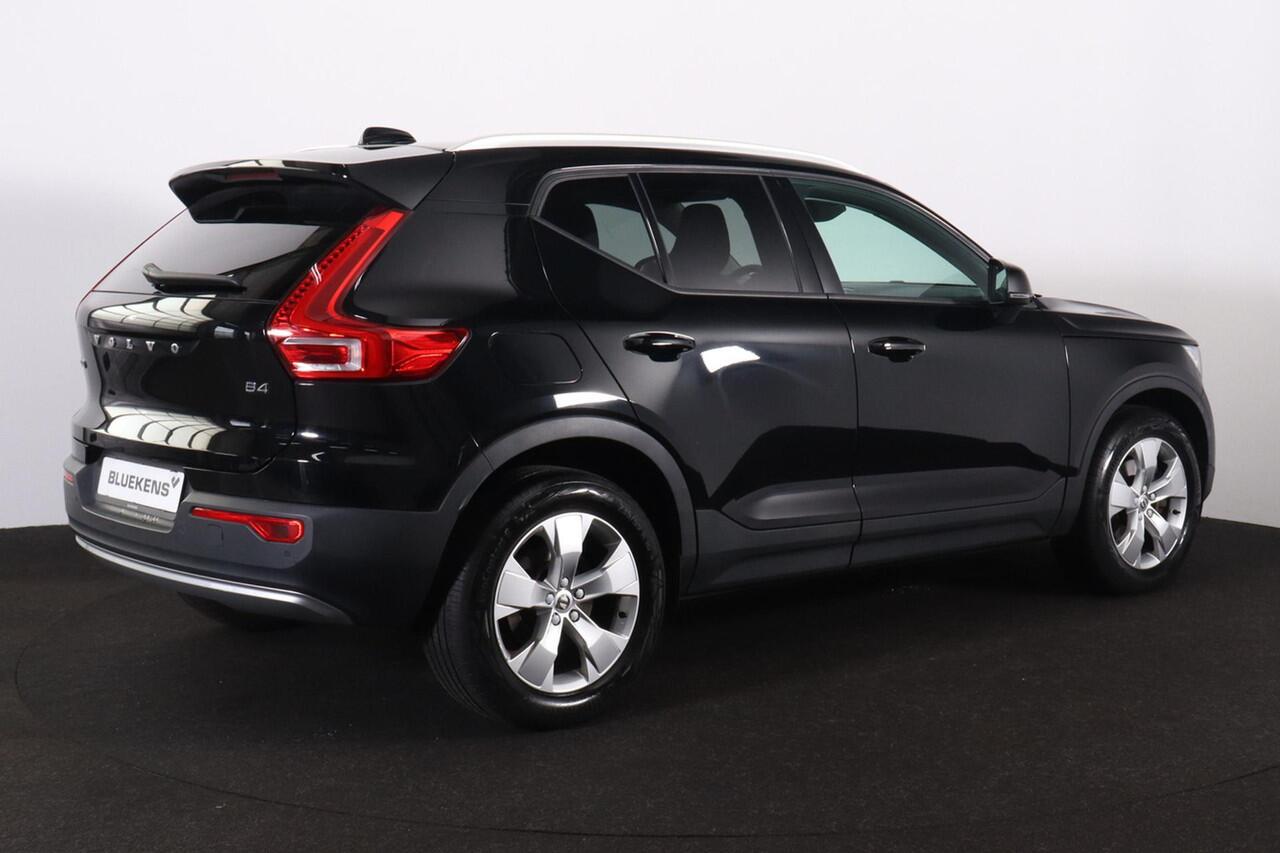 Volvo XC40 B4 Business Pro - IntelliSafe Assist - Harman/Kardon audio - Parkeercamera achter - Parkeersensoren voor & achter - Draadloze tel. lader - Cruise control - 18' LMV