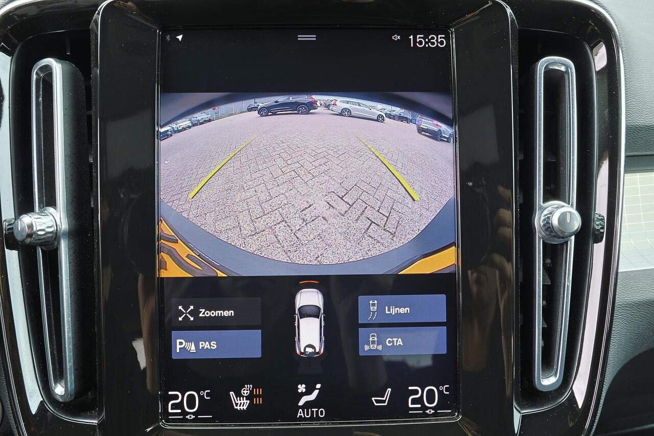 Volvo XC40 B4 Business Pro - IntelliSafe Assist - Harman/Kardon audio - Parkeercamera achter - Parkeersensoren voor & achter - Draadloze tel. lader - Cruise control - 18' LMV