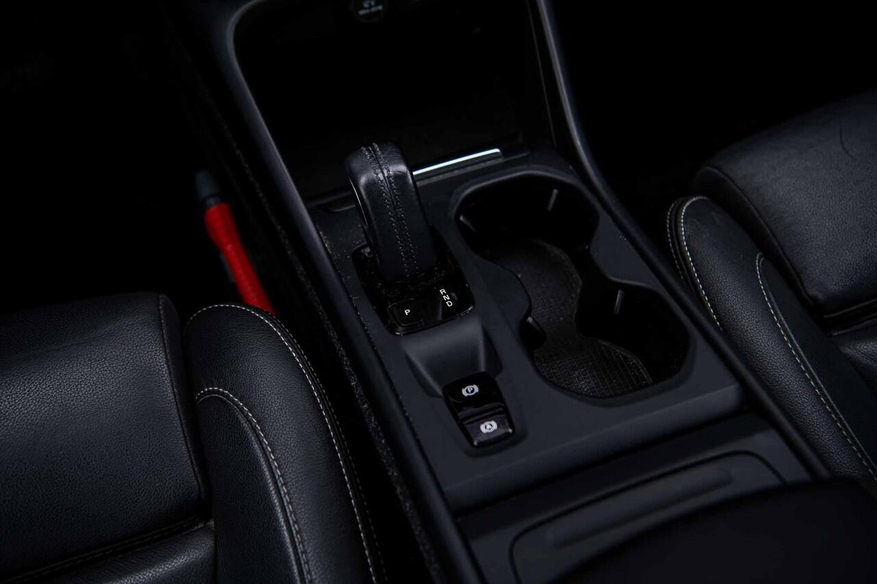 Volvo XC40 1.5 T2 Business Pro | Adaptieve Cruise Control | Panoramadak | Lederen Bekleding | Climate Pack | Parkeer Pakket |