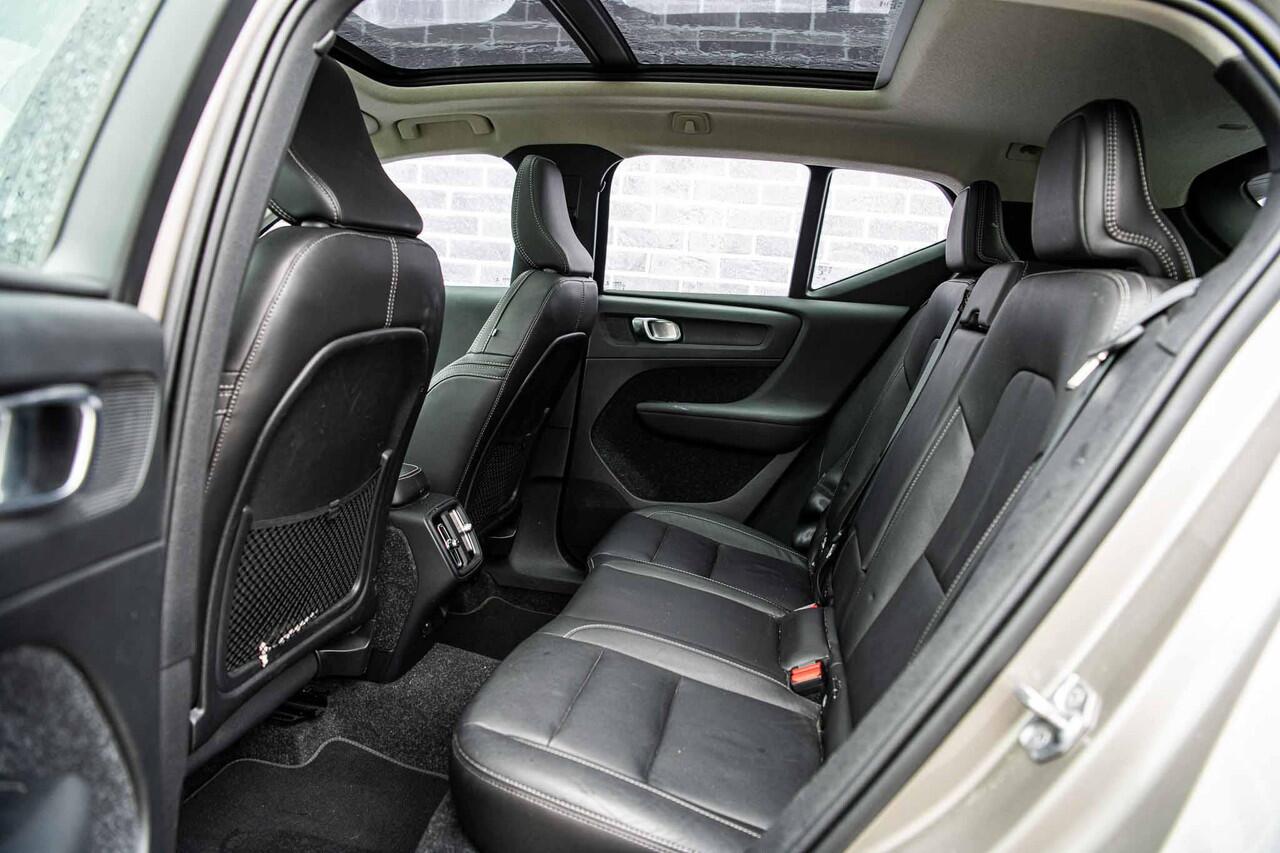 Volvo XC40 1.5 T2 Business Pro | Adaptieve Cruise Control | Panoramadak | Lederen Bekleding | Climate Pack | Parkeer Pakket |