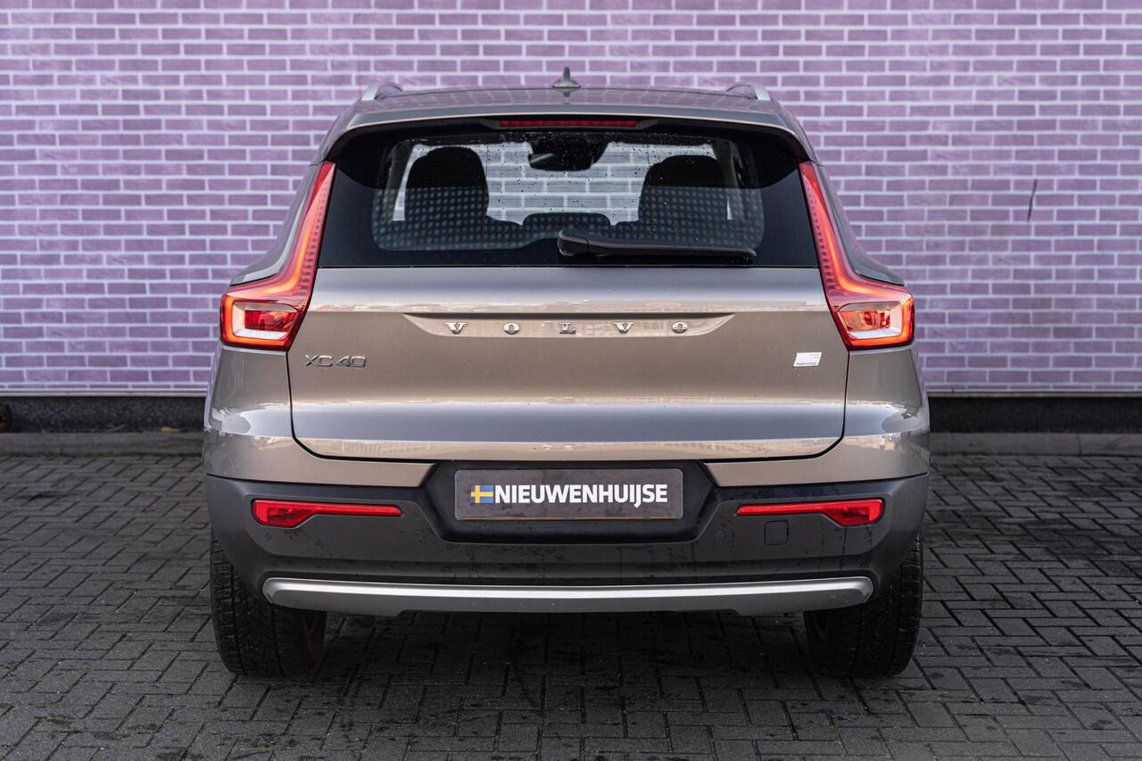 Volvo XC40 1.5 T5 Recharge Business Pro | Keyless Entry | Elektrisch inklapbare trekhaak | Elektrische Achterklep | Cruise Control | DAB | Parkeerverwarming | Volvo On Call |