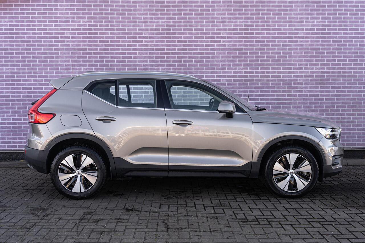 Volvo XC40 1.5 T5 Recharge Business Pro | Keyless Entry | Elektrisch inklapbare trekhaak | Elektrische Achterklep | Cruise Control | DAB | Parkeerverwarming | Volvo On Call |