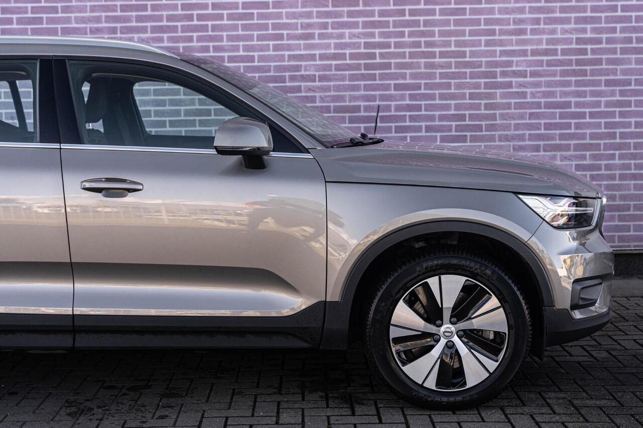 Volvo XC40 1.5 T5 Recharge Business Pro | Keyless Entry | Elektrisch inklapbare trekhaak | Elektrische Achterklep | Cruise Control | DAB | Parkeerverwarming | Volvo On Call |