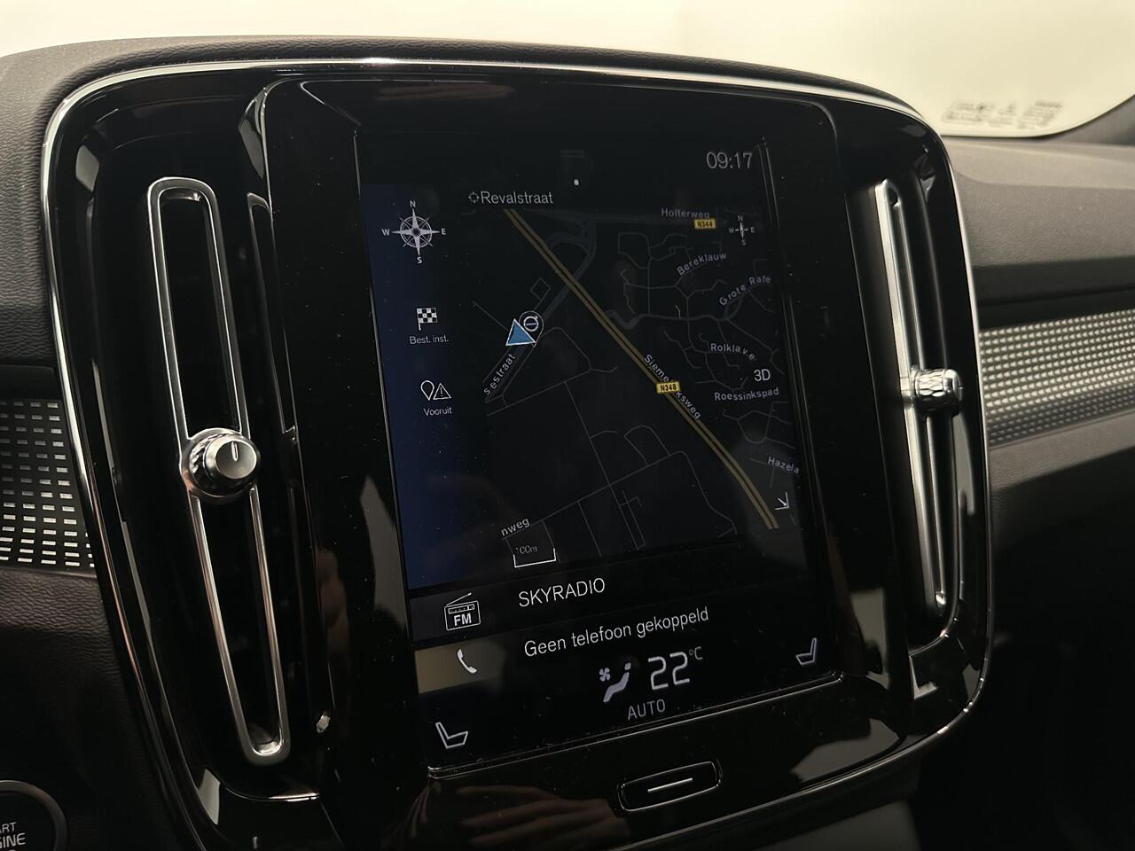 Volvo XC40 1.5 T3 R-Design | Panoramadak | LED | Navigatie | Climate Control | Cruise Control | Lichtmetalen velgen 18"