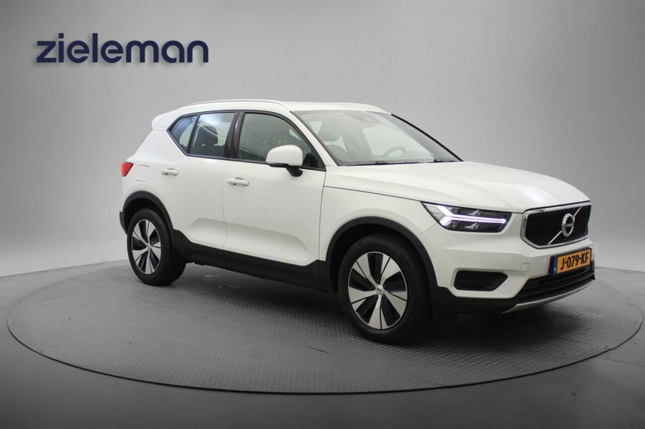 Volvo XC40 1.5 T2 Momentum - Carplay, Navi, Cruise
