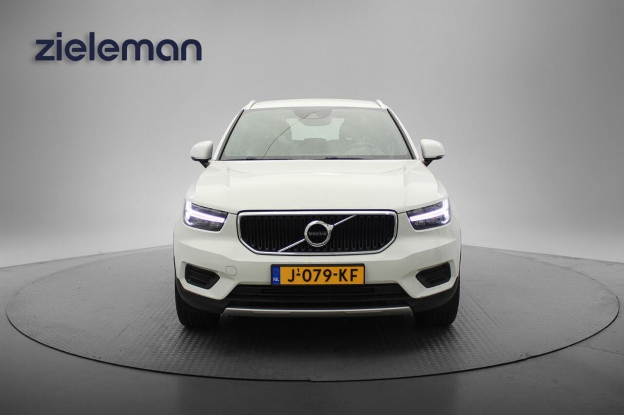 Volvo XC40 1.5 T2 Momentum - Carplay, Navi, Cruise