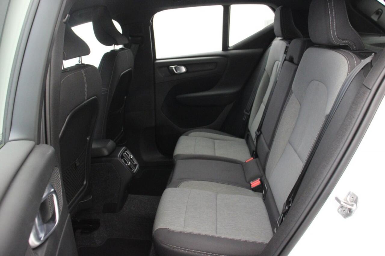 Volvo XC40 1.5 T2 Momentum - Carplay, Navi, Cruise