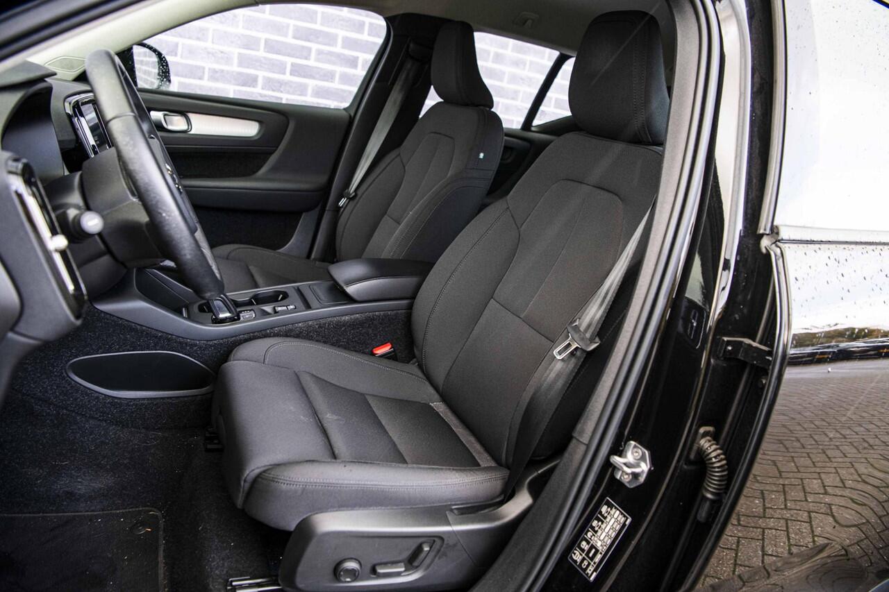 Volvo XC40 1.5 T2 Business Pro | Power Seats | Stoel en Stuurverwarming | Adaptieve Cruise Control | Dode Hoek Detectie | Parkeer Camera |