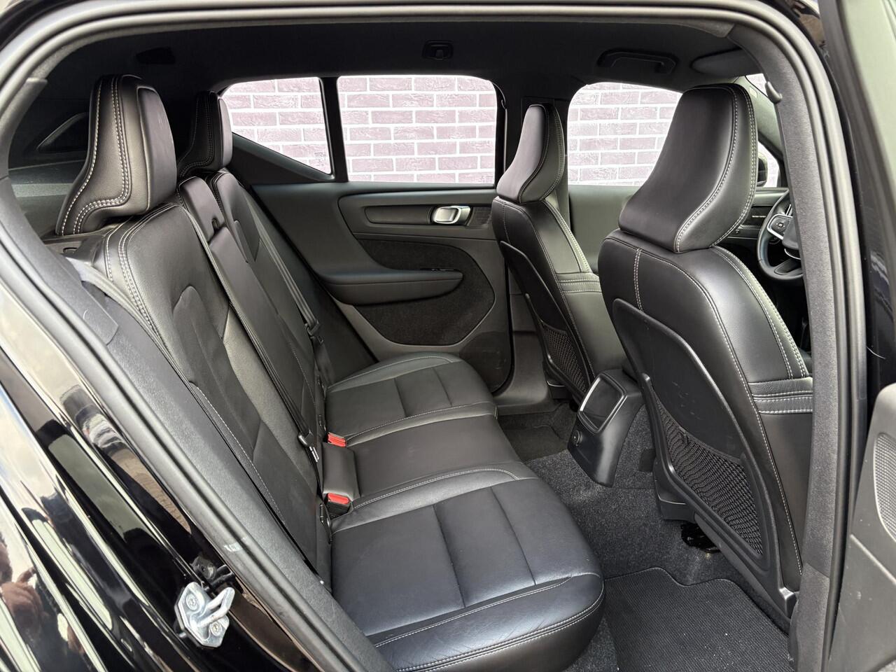 Volvo XC40 1.5 T5 Twin Engine Inscription | 360 cam | 19"licht metalen velgen | Lederen bekleding | Memory | elektrisch verstelbare stoelen | stoel verwarming | Harman Kardon | Bliss | Adaptieve cruise control |