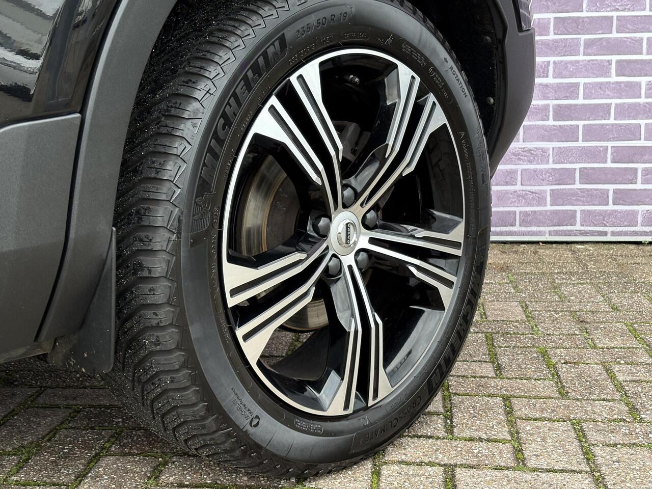 Volvo XC40 1.5 T5 Twin Engine Inscription | 360 cam | 19"licht metalen velgen | Lederen bekleding | Memory | elektrisch verstelbare stoelen | stoel verwarming | Harman Kardon | Bliss | Adaptieve cruise control |