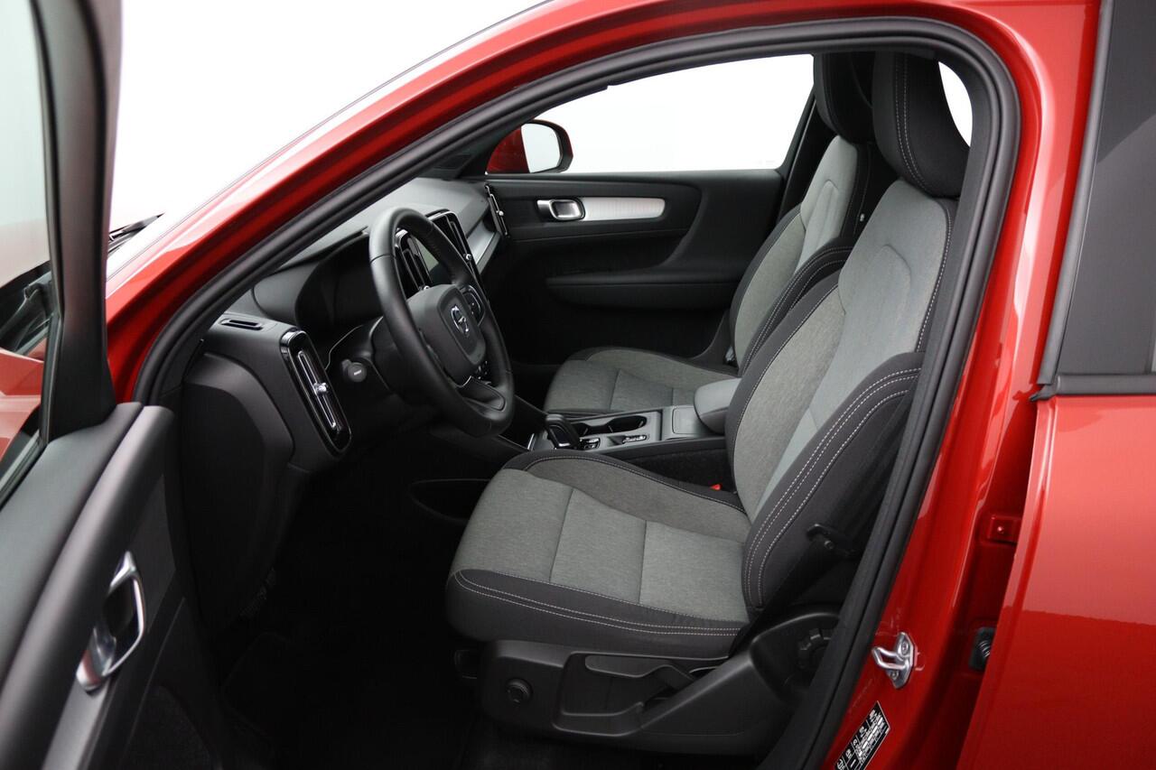 Volvo XC40 1.5 T3 Business Pro | Trekhaak | 360 graden camera | Navigatie | Stoel/stuur verwarming