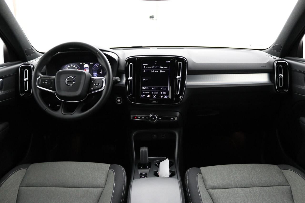 Volvo XC40 1.5 T3 Business Pro | Trekhaak | 360 graden camera | Navigatie | Stoel/stuur verwarming